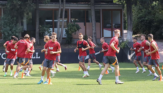 Galatasaray da yeni sezon hazırlıkları devam ediyor