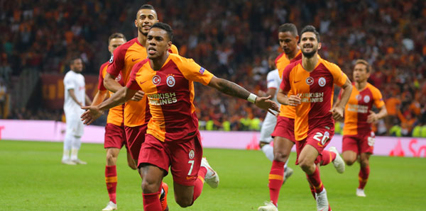 Galatasaray da sert rüzgarlar esiyor