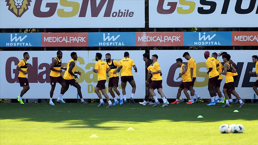 Galatasaray evinde sezonu açıyor