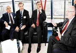 AİHM BAŞKANI NIN GÜL E TERBİYESİZLİĞİ