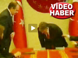 GÜL Ü KURTARAN DOKUNUŞ / VİDEO