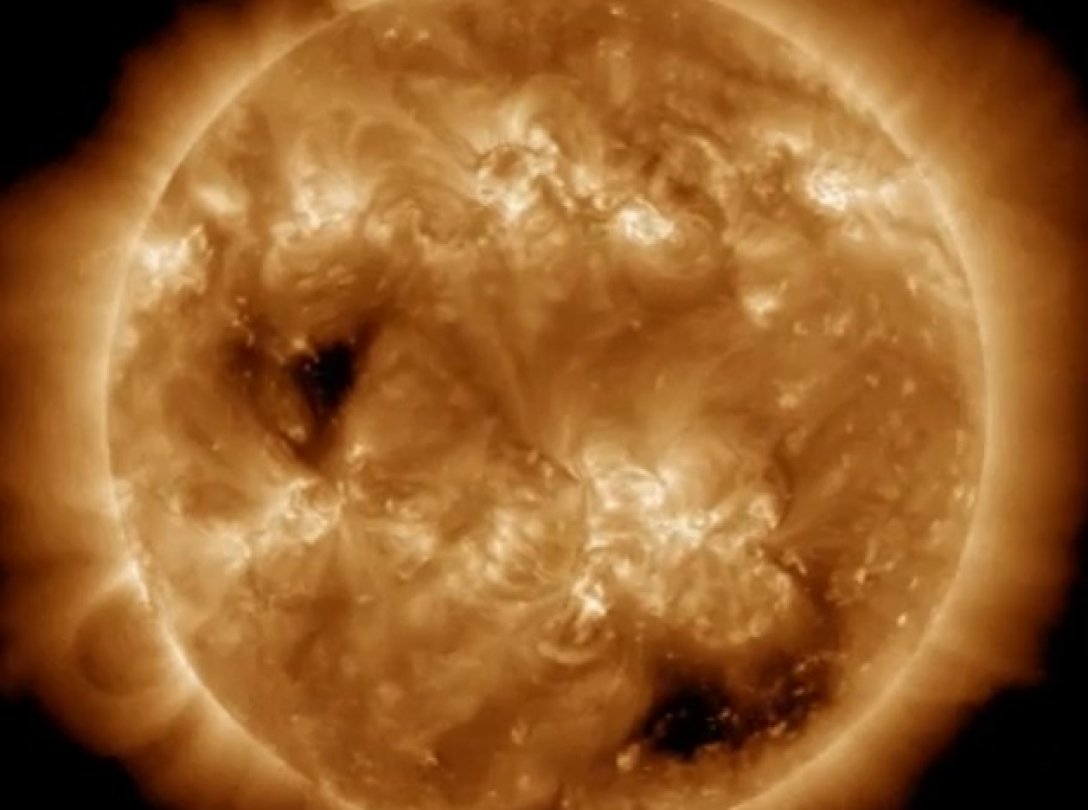Tam 20 Dünya ya bedel: Güneş teki şaşırtan delikler...