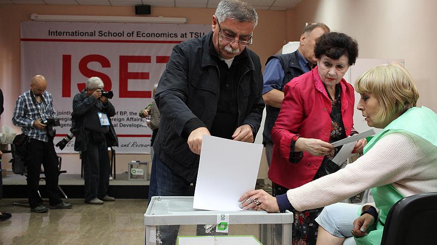Gürcistan daki seçimde sayıma geçildi