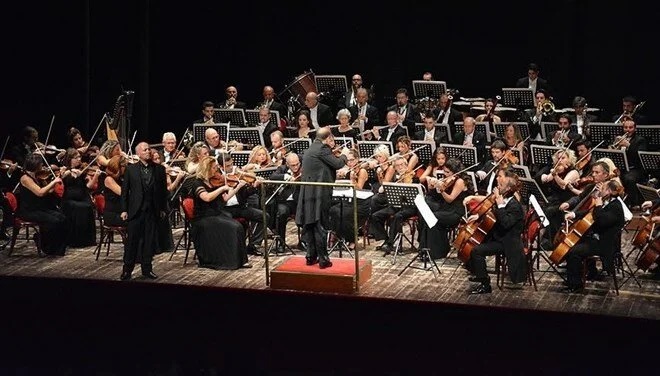 Senfoni den Latin müziği konseri