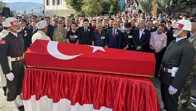 Şehitler son yolculuğuna uğurlanıyor
