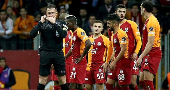 Ligi karıştıran hakem geri dönüyor