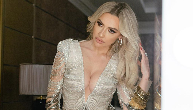 Hadise den cesur küvet pozları!