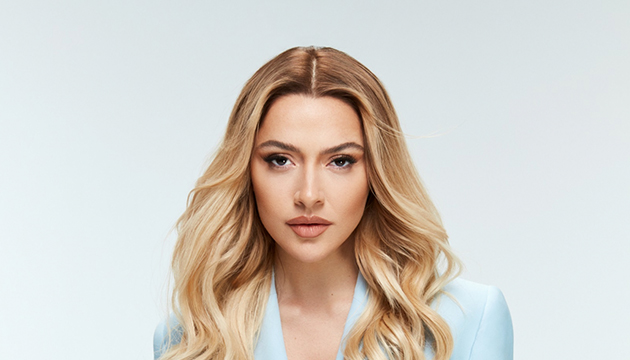 Hadise den kadına şiddete tepki
