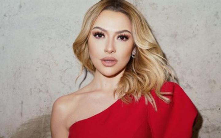 Hadise yine sahne tarzıyla olay oldu!