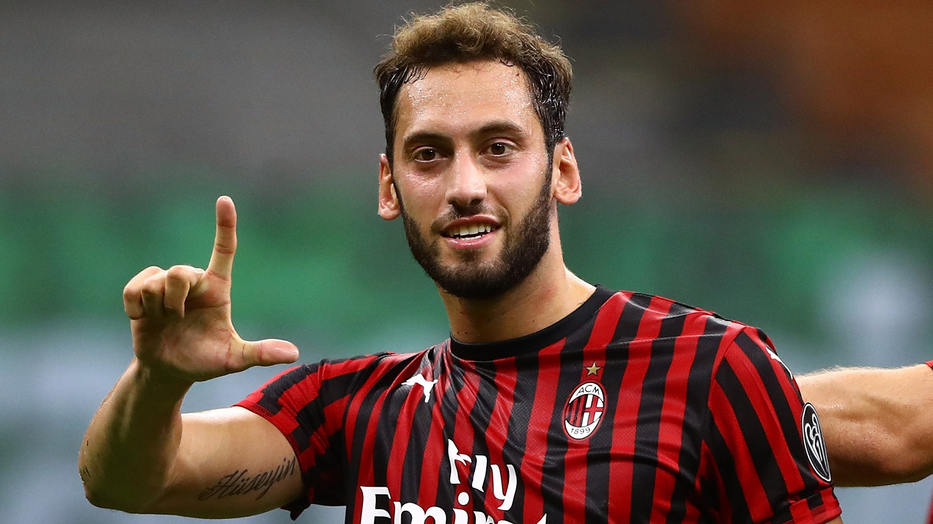 Hakan Çalhanoğlu Milan da kalacak mı?