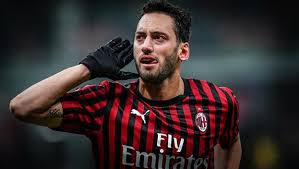 Hakan Çalhanoğlu Milan dan ayrılıyor mu?