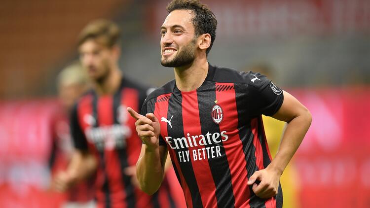 Hakan Çalhanoğlu Juventus a mı transfer olacak?