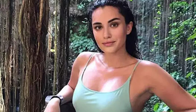 Hande Doğandemir den romantik kutlama