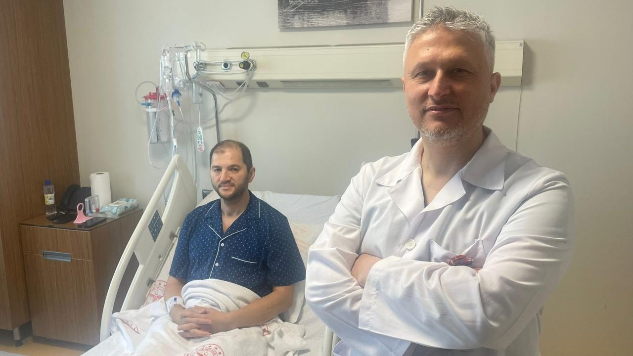 Aort hastalığı olan hasta  6 santimetrelik  kesiyle tedavi edildi