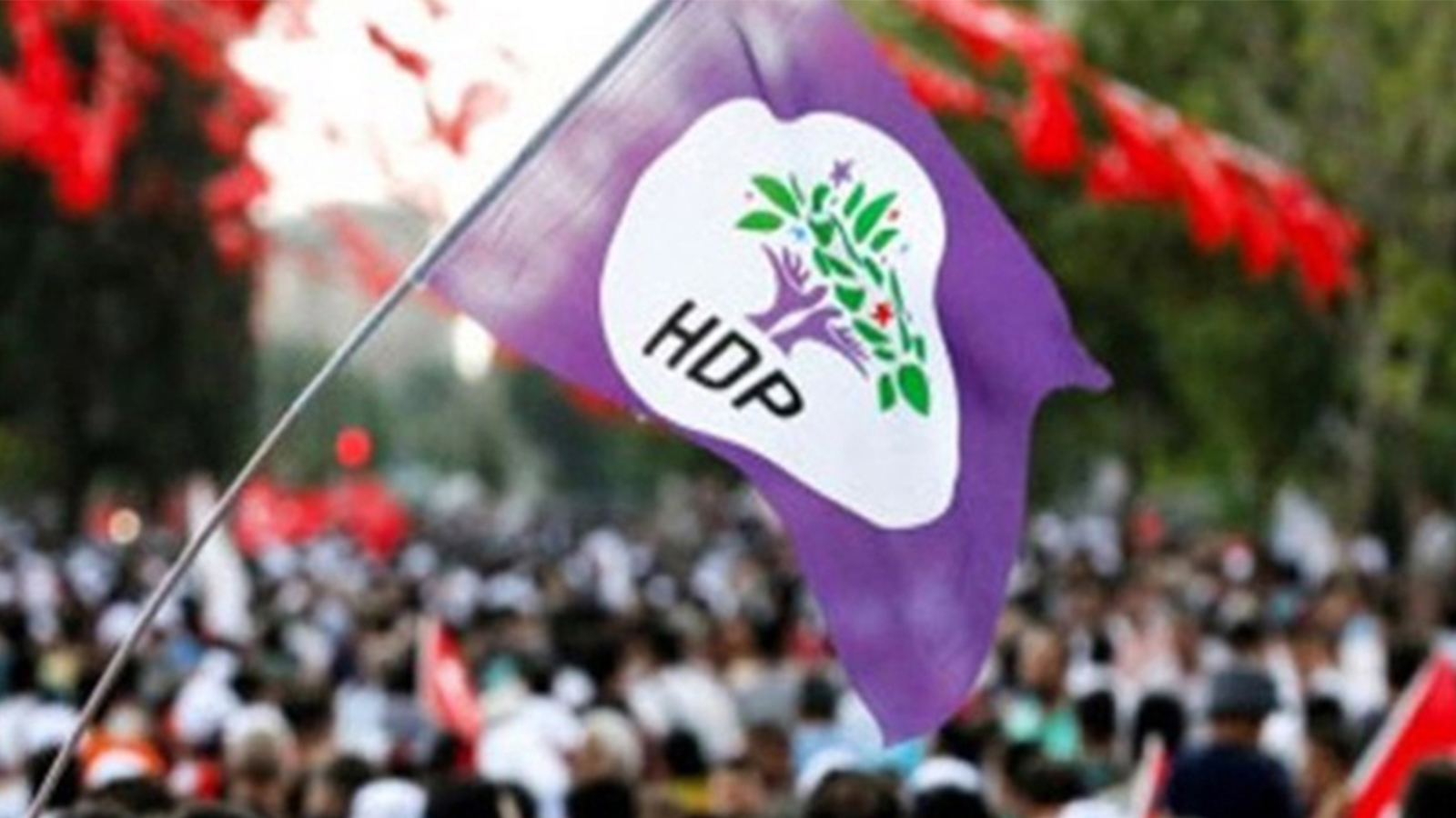 HDP il binası önünde gergin anlar