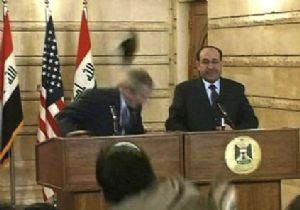 Bush a Atılan Ayakkabı İmha Edildi 