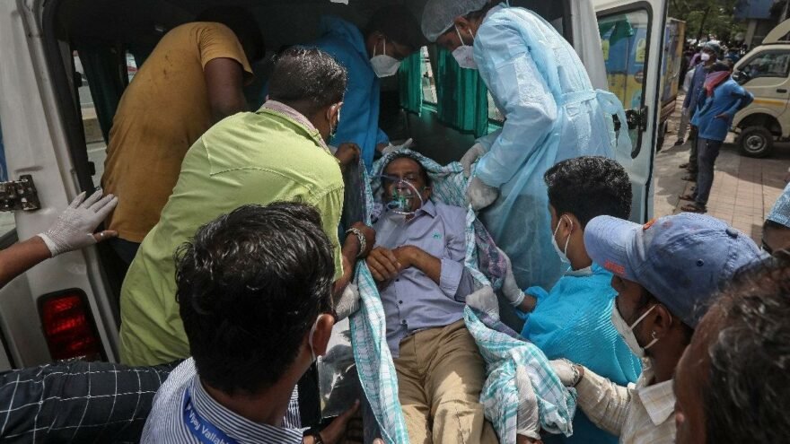 Hindistan da hastanede yangın çıktı: 11 ölü
