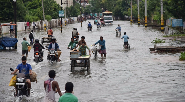 Hindistan da sel felaketi: 8 ölü