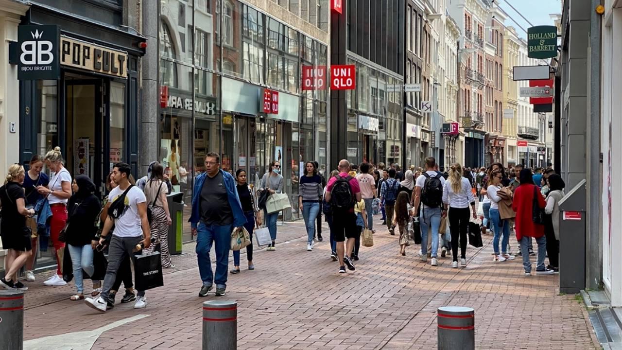 Hollanda tüm Kovid-19 tedbirlerini yürürlükten kaldırdı