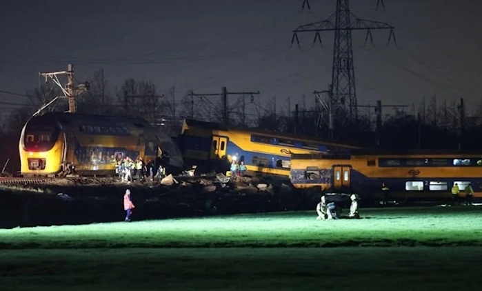 Hollanda da tren kazası! Ölü ve yaralılar var...