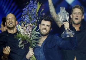 Eurovision'da kazanan Hollanda