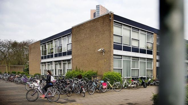 Hollanda da okul bahçelerinde sigara içmek yasaklanıyor