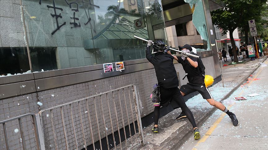 Hong Kong yönetimi: Şiddet çözüm değil