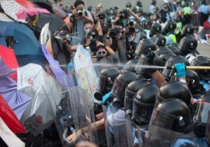Hong Kong da hayat durma noktasına geldi!
