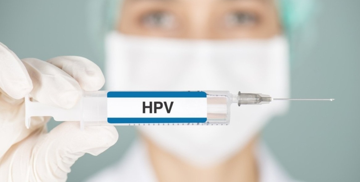 Ergenlikte yapılan HPV aşısı, rahim ağzı kanseri riskini azaltıyor