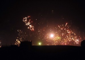 Yemen de Husiler havai fişeklerle devrimi kutluyor!