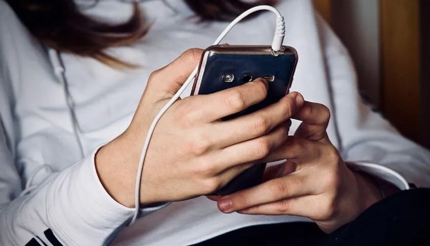 Liselerde cep telefonu yasaklandı