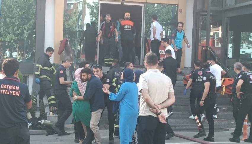 Spor salonunda yangın: 2 ölü 10 yaralı