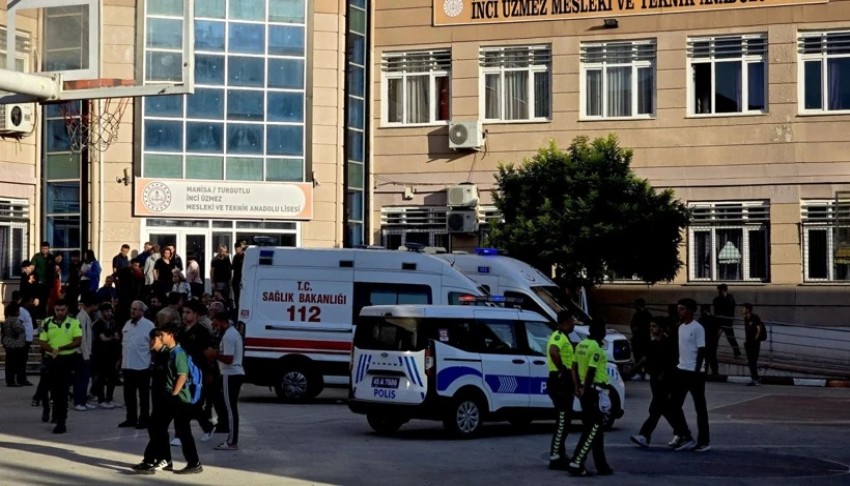 Bakan Çiftçi'den Manisa'daki saldırı sonrası ilk açıklama: 1. derece riskli okulda ihmal soruşturması