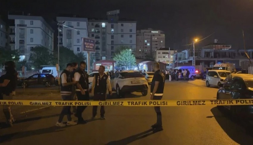 Sultanbeyli'de DEAŞ operasyonu sırasında polise saldırı: Valilikten açıklama geldi