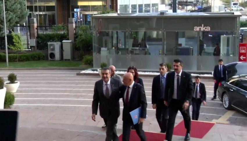Yusuf Tekin'den CHP'ye ziyaret