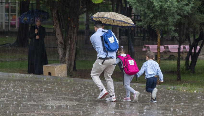İstanbul'un ardından 4 şehirde daha okullar tatil edildi