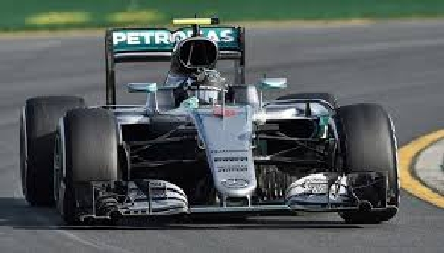 Rosberg kaldığı yerden devam ediyor!