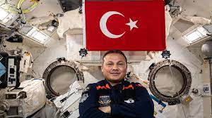Astronot Alper Gezeravcı dünyaya iniş yaptı!