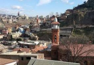 Çift mihrablı camiden Sünni-Şii kardeşliği mesajı