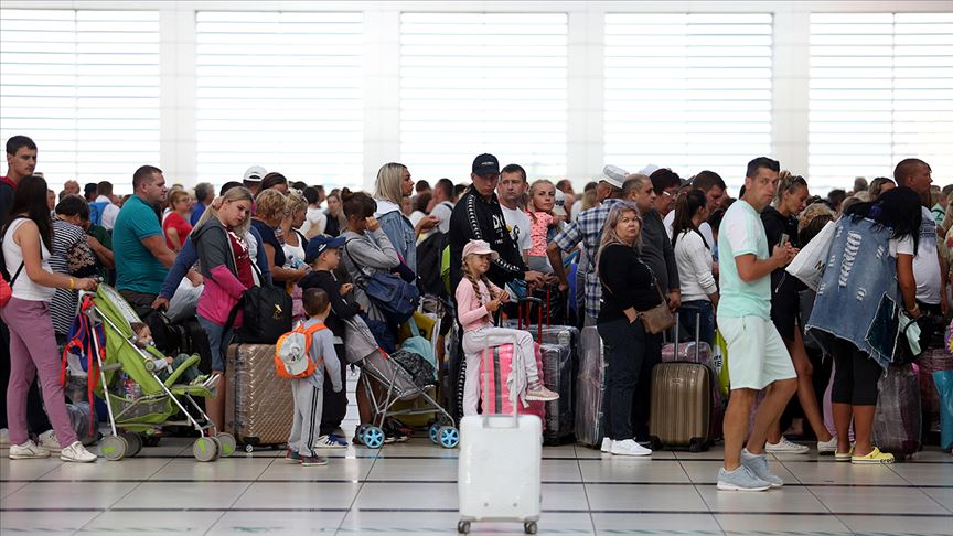 İngiliz turistlerin büyük bölümü ülkesine döndü