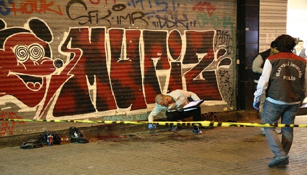 Taksim de şok eden intihar!