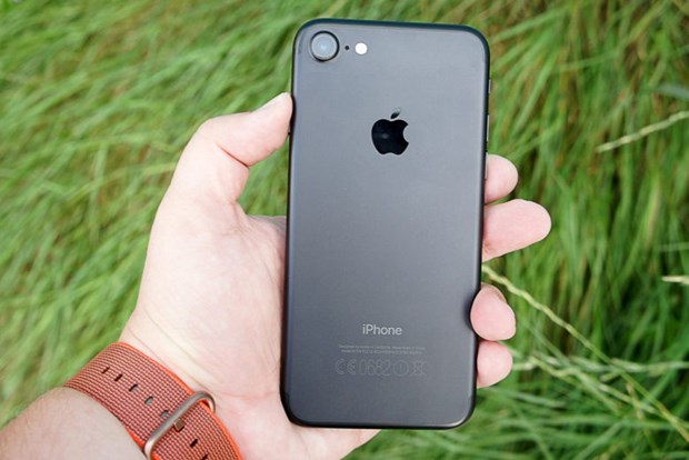 iPhone 8 kavisli ekranla mı geliyor?