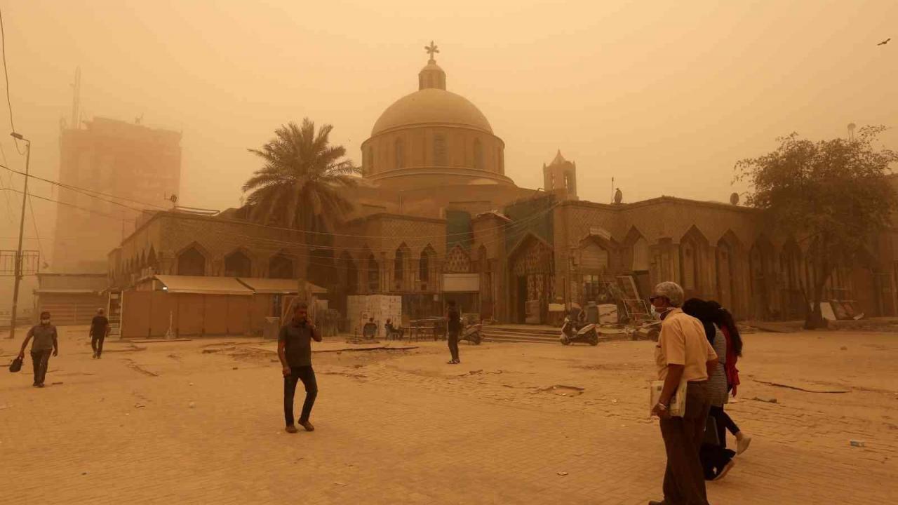 Irak ta kum fırtınası dehşeti!