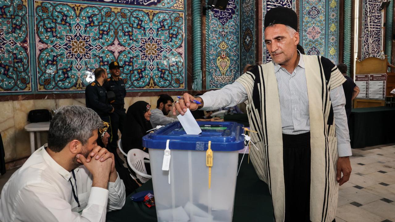 İran da oy verme süresi ikinci defa uzatıldı