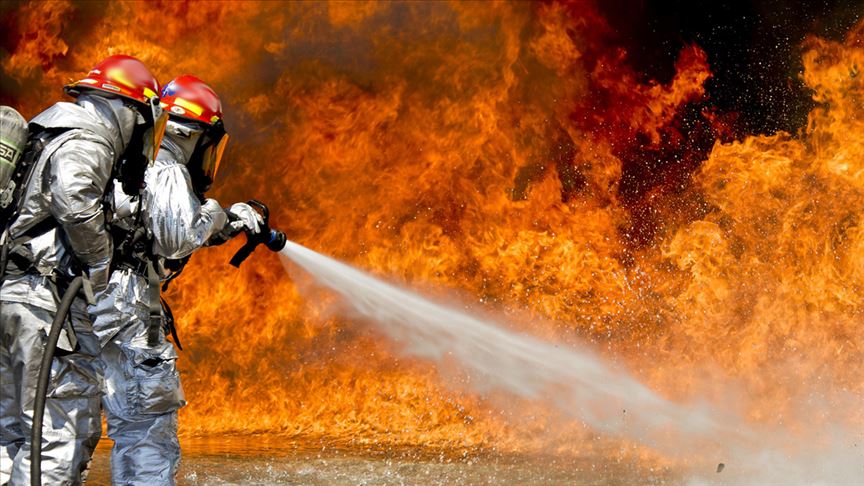 İran da petrol rafinerisinde yangın