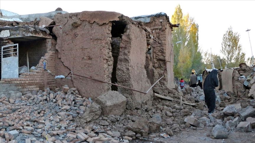 İran da korkutan deprem