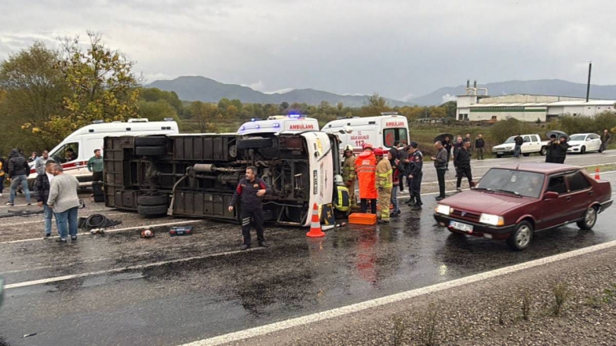 Bartın’da işçi servisi kazası: 1 ölü 19 yaralı