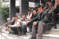 HER MİTİNGE BİR PİYANGO