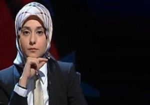 Türbanlı spikerin giyim tarzı olay yarattı!
