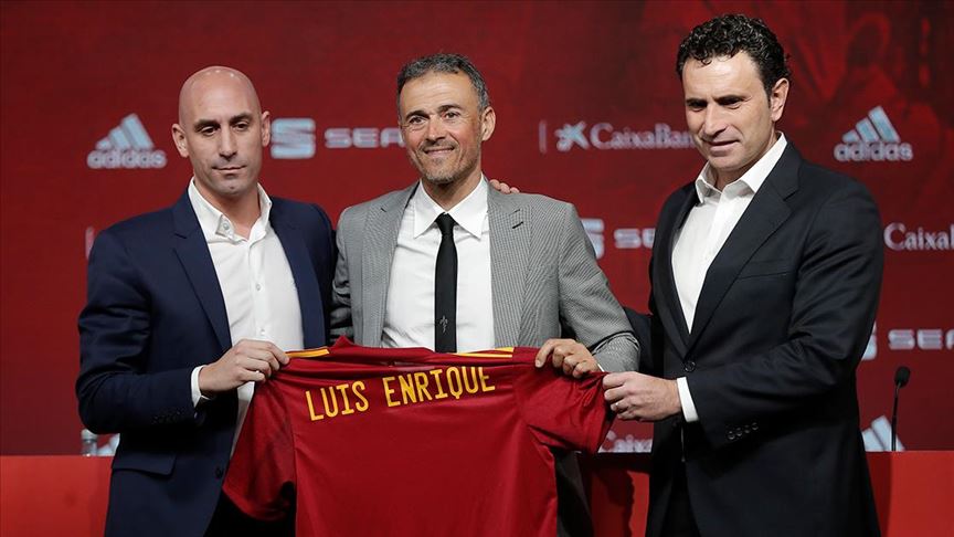 Luis Enrique: Başladığım projeyi bitirmeye geliyorum